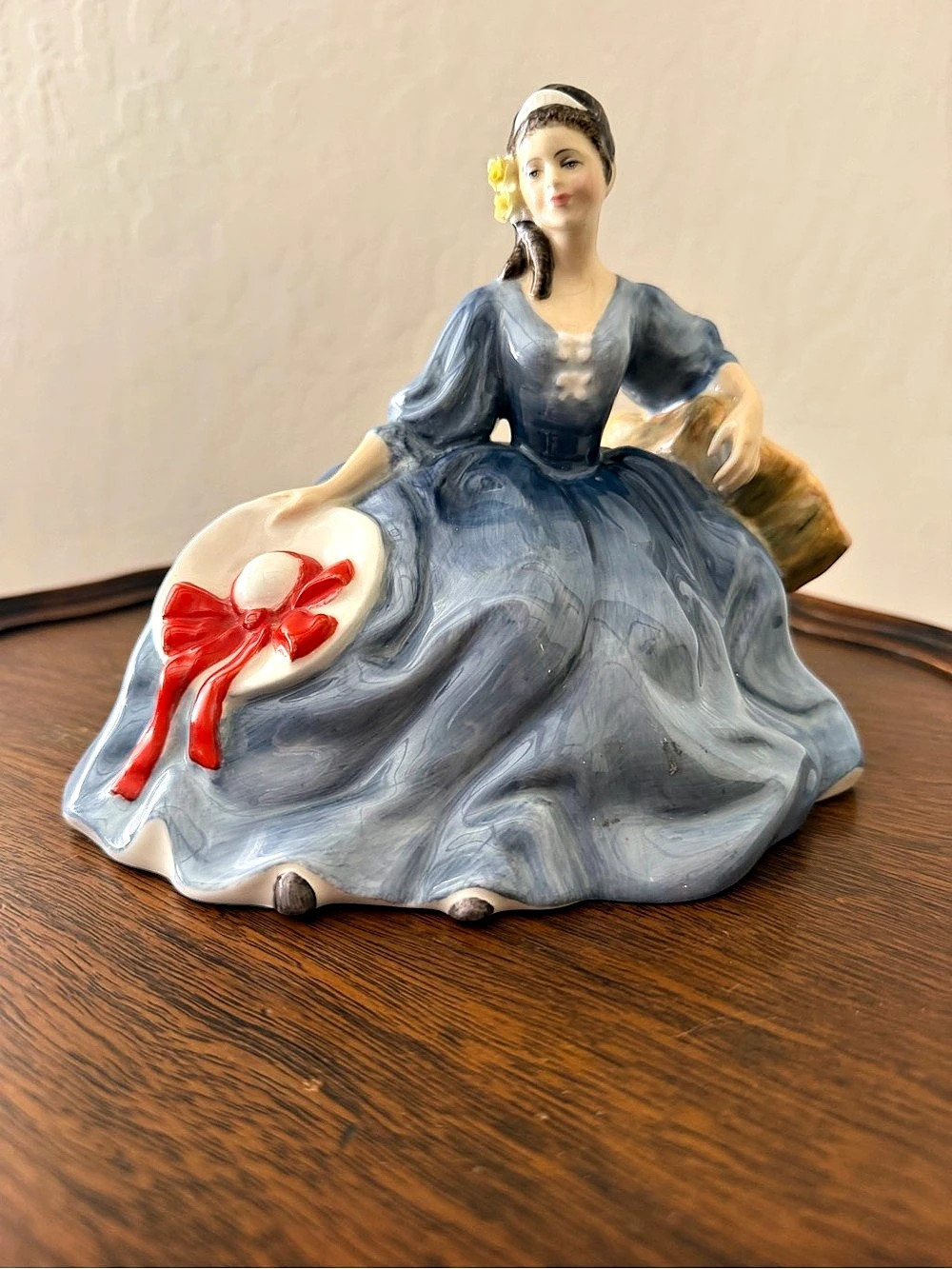 Royal Doulton Elyse HN2429 Blue & Gold Figurine